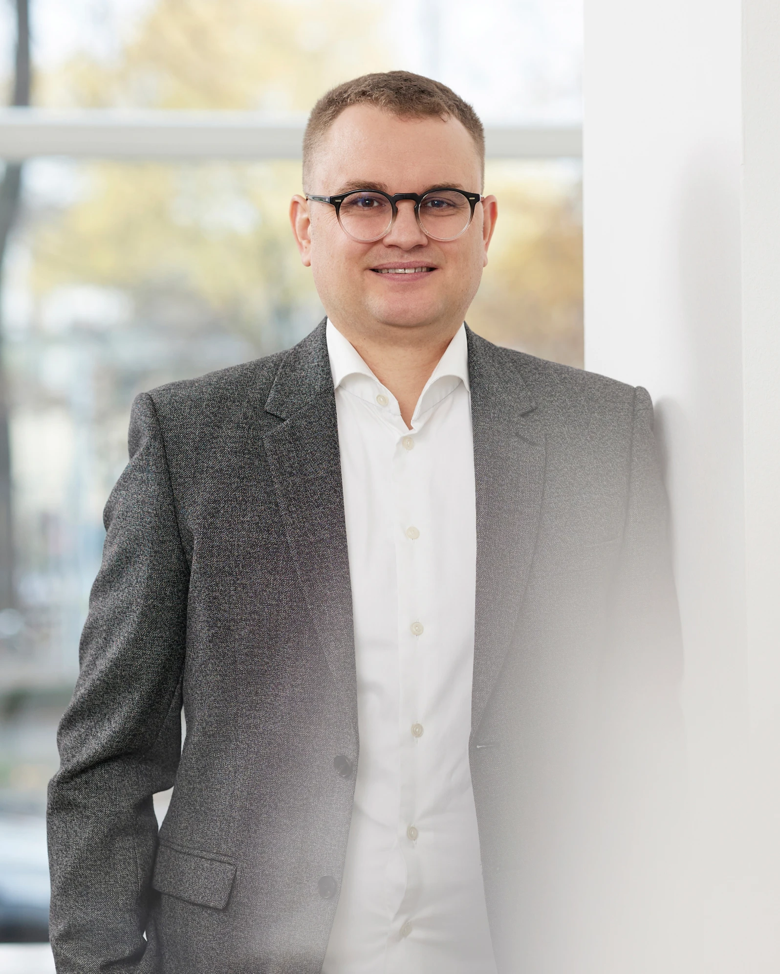 Dr. Ruben Becker